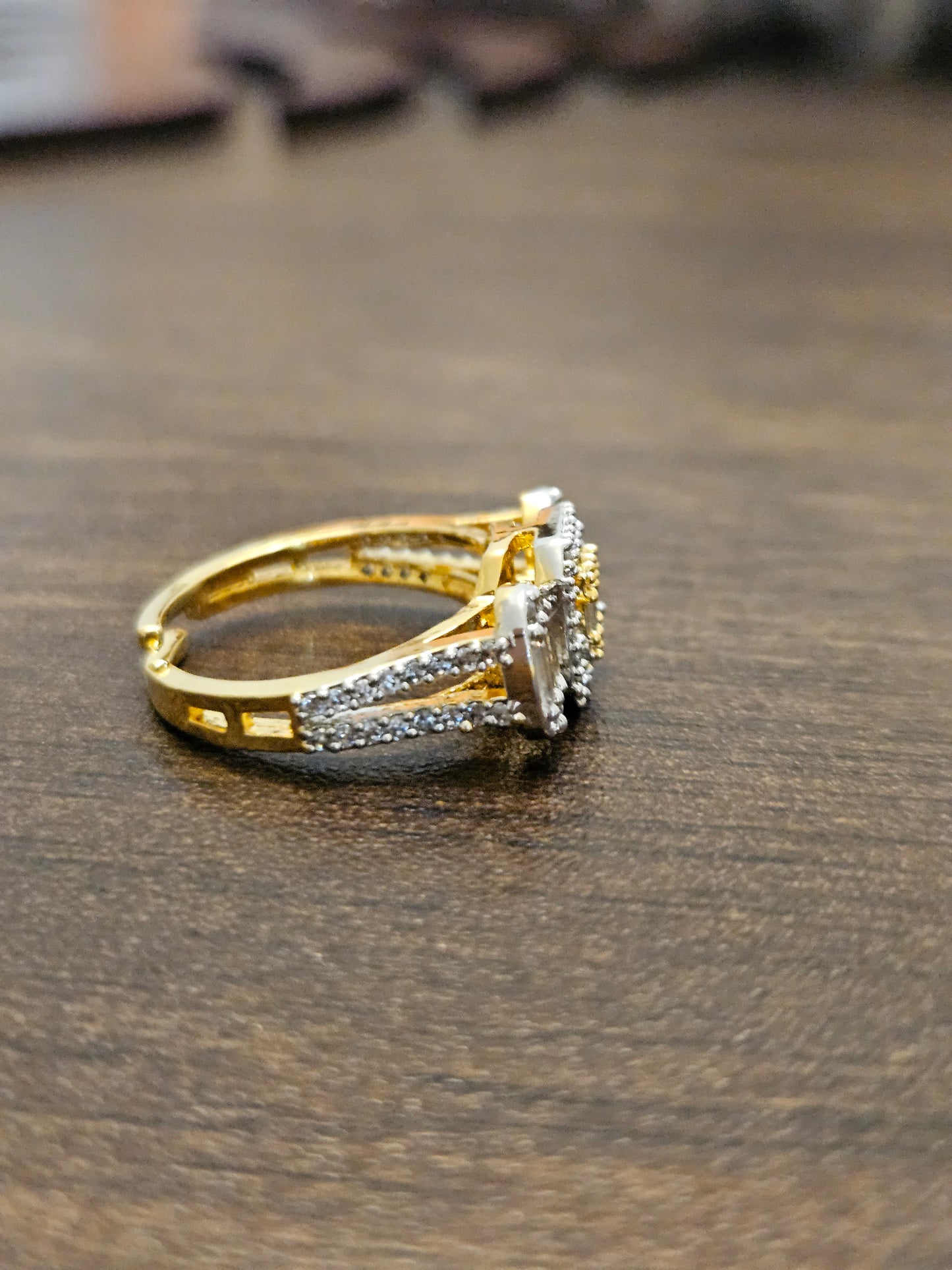 TRI EMERALD GOLD POLISH