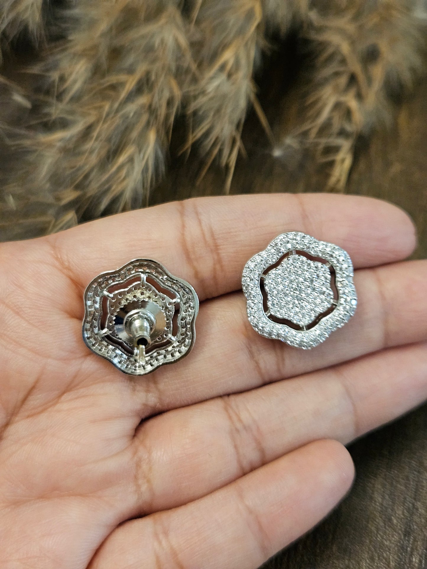 INVISIBLE SET CLOVER