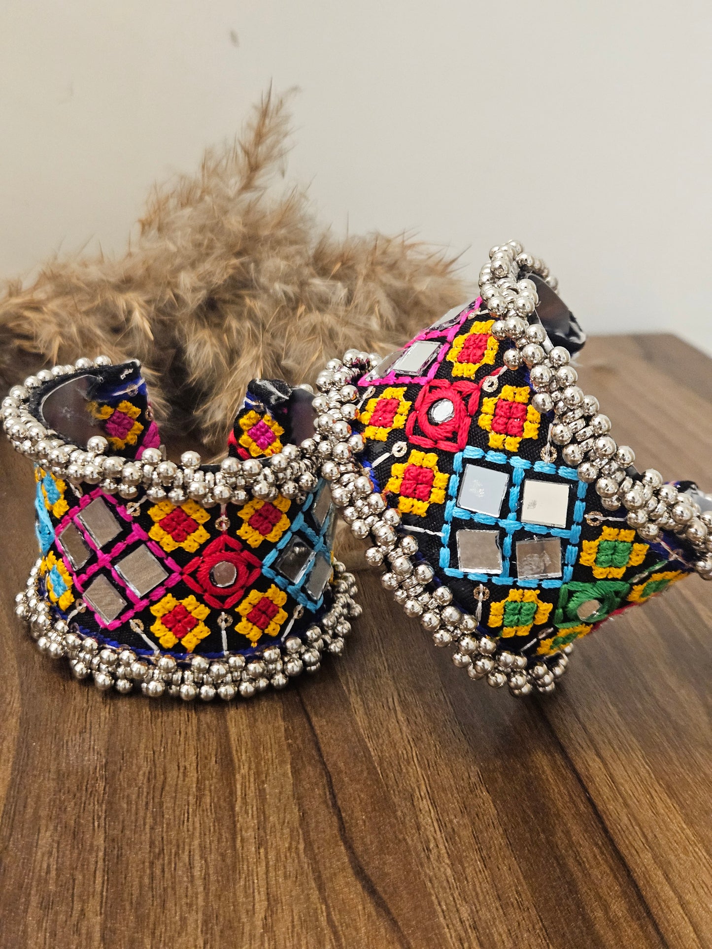 EMBROIDERED KADA