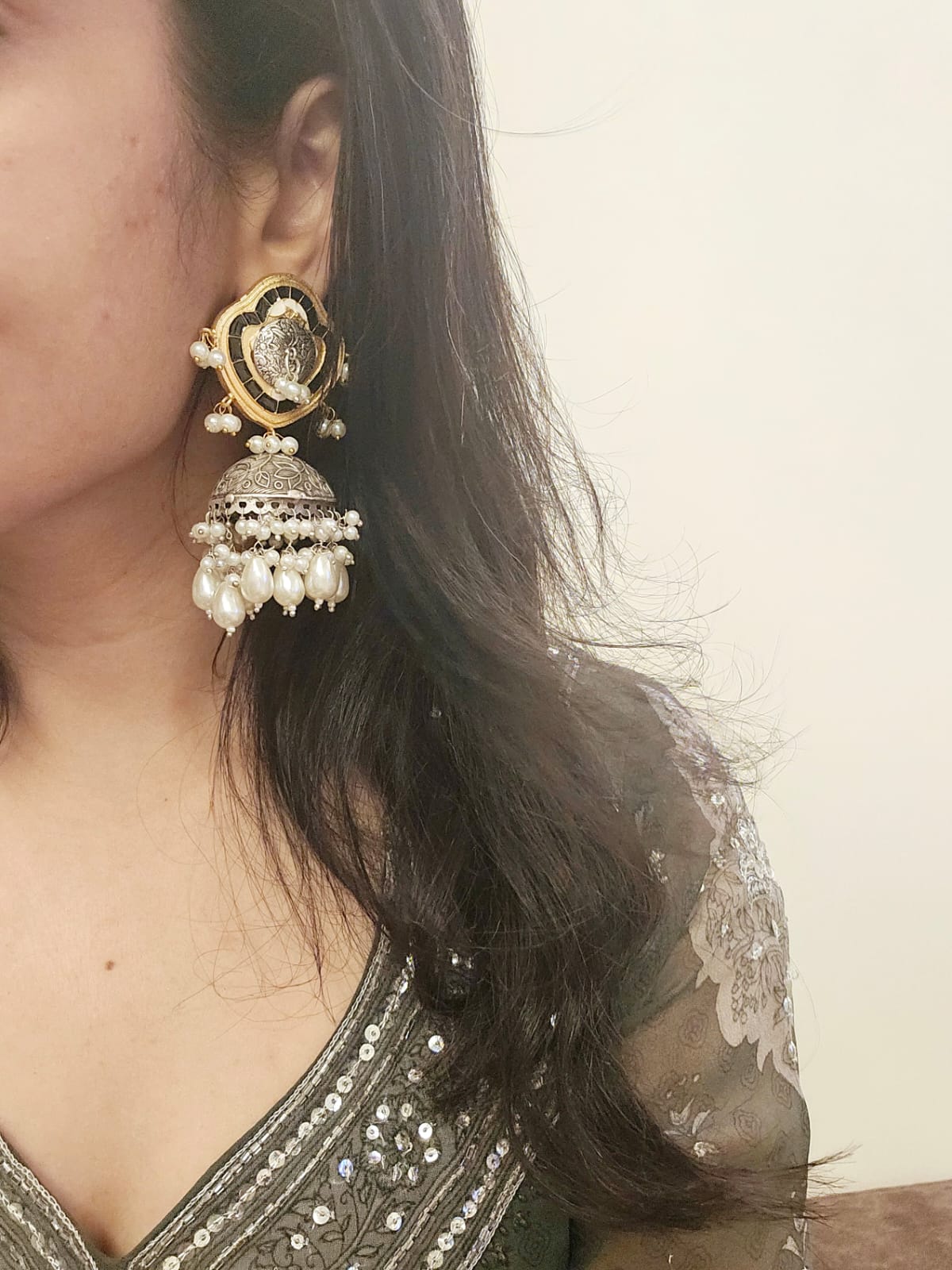 BLACK & GOLD LAC JHUMKA