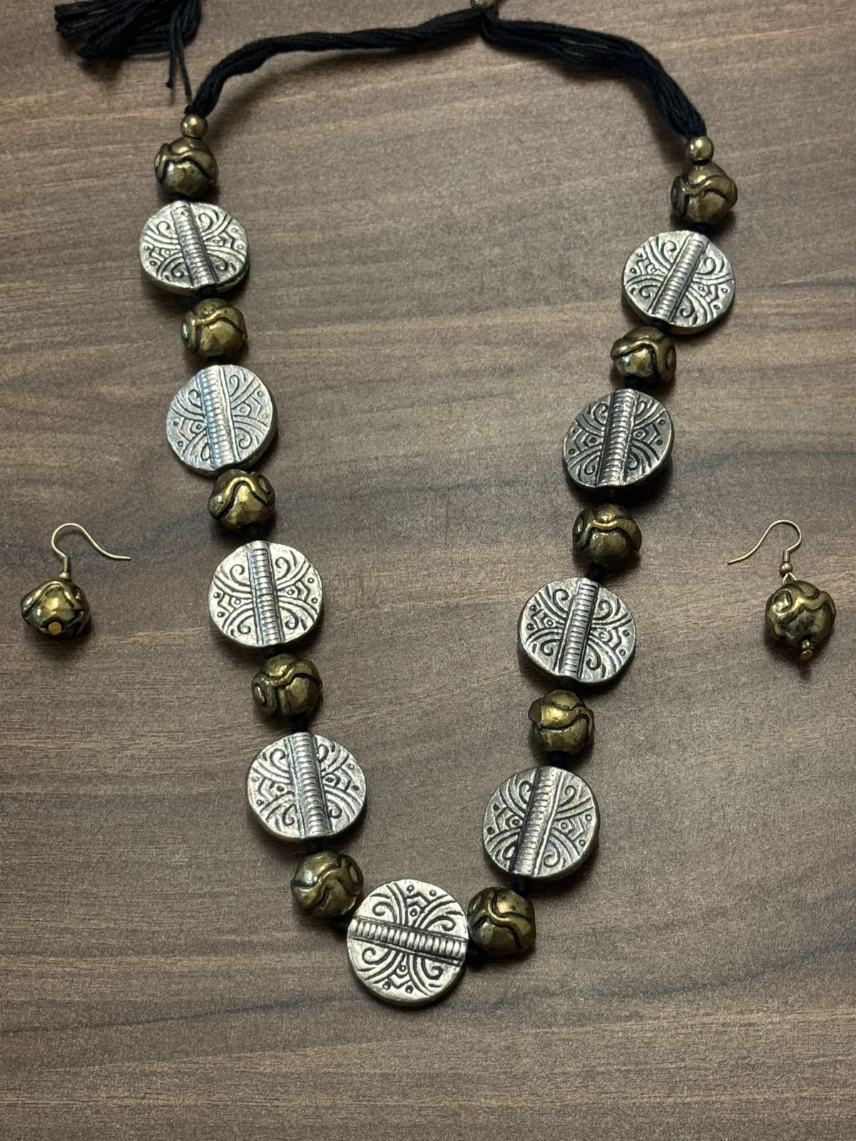 ETHNIC BEAD NECKLACE SET