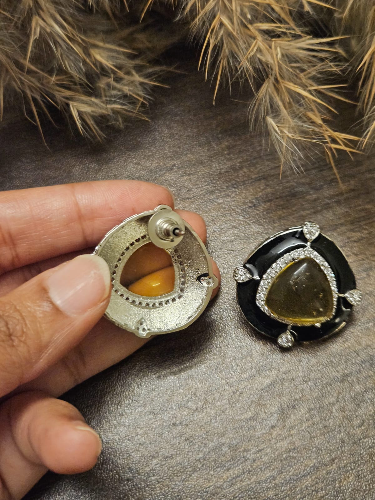 ENAMEL WITH YELLOW STONE