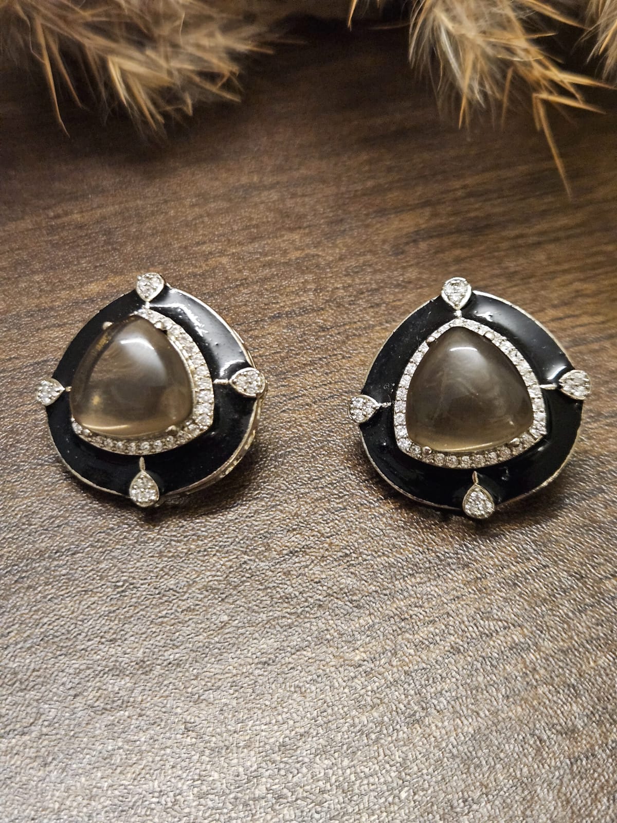 ENAMEL WITH GREY STONE