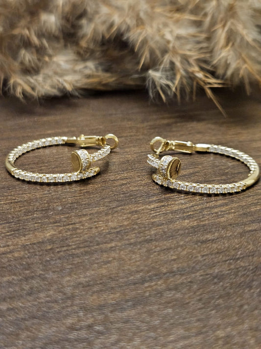 NAIL GOLD HOOP