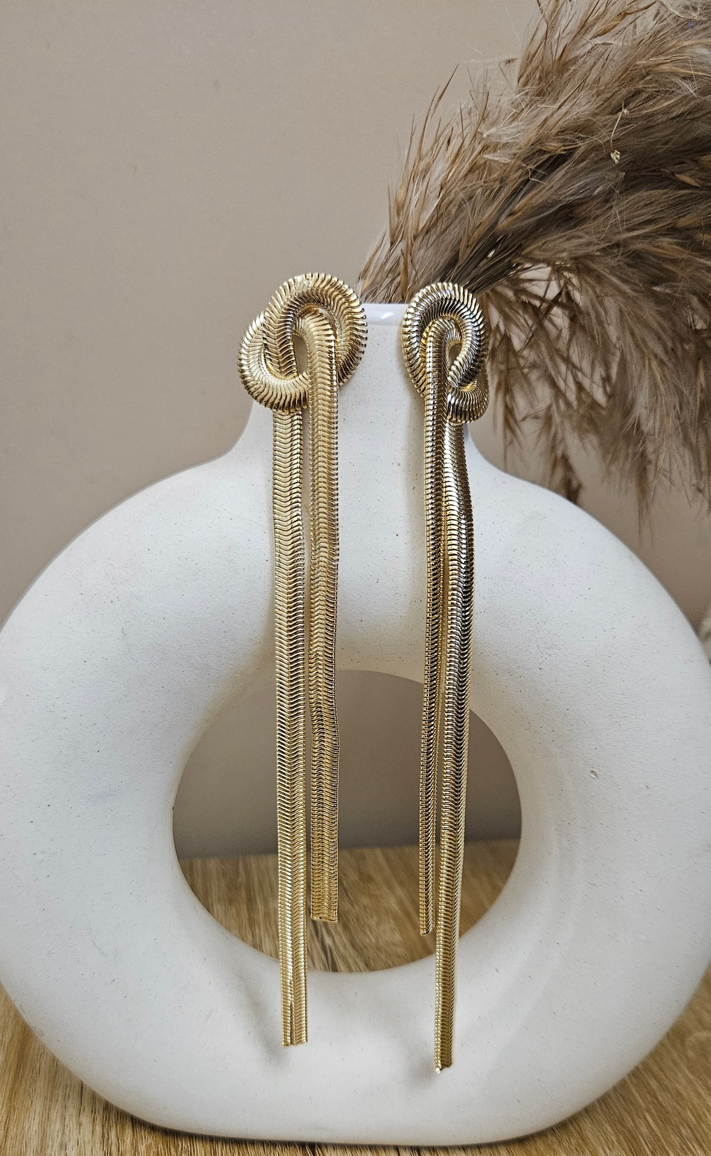 LONG KNOT CHAIN TASSEL