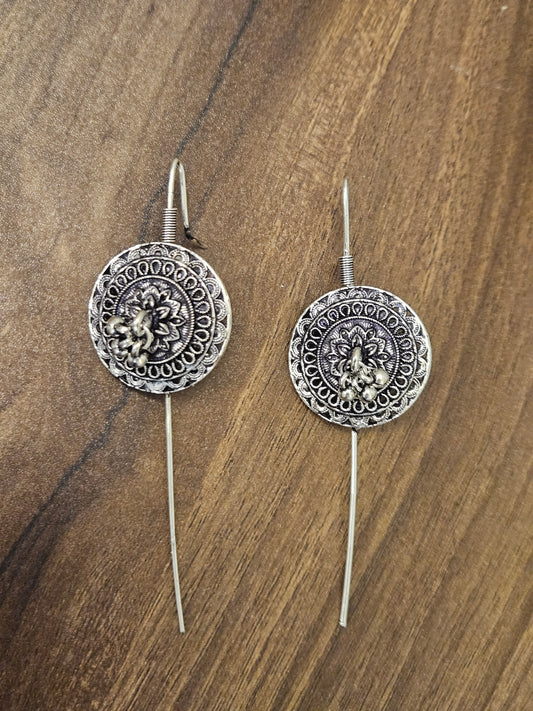 ROUND NEEDLE EAR CUFF