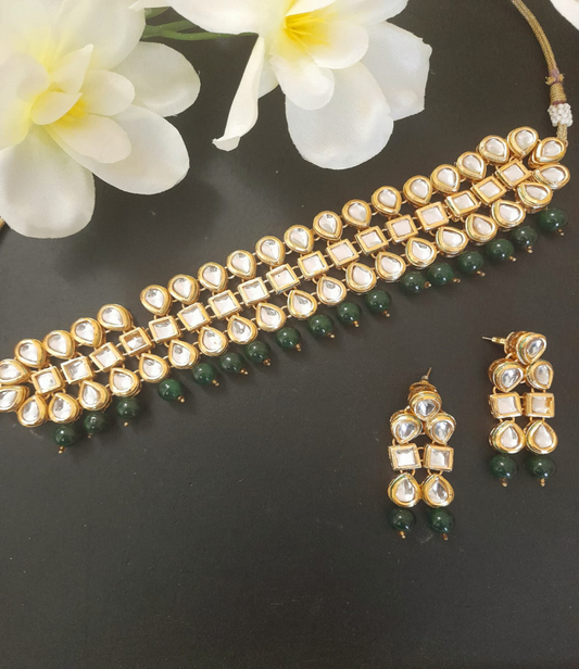 TRIVENI CHOKER