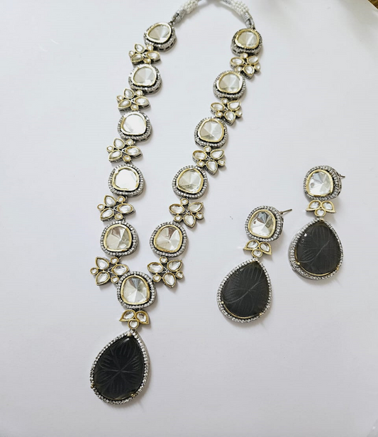 KUNDAN CARVED GREY