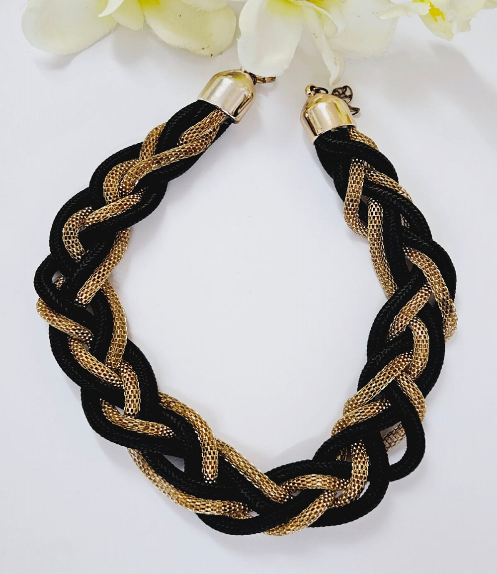 PLAITED BLACK