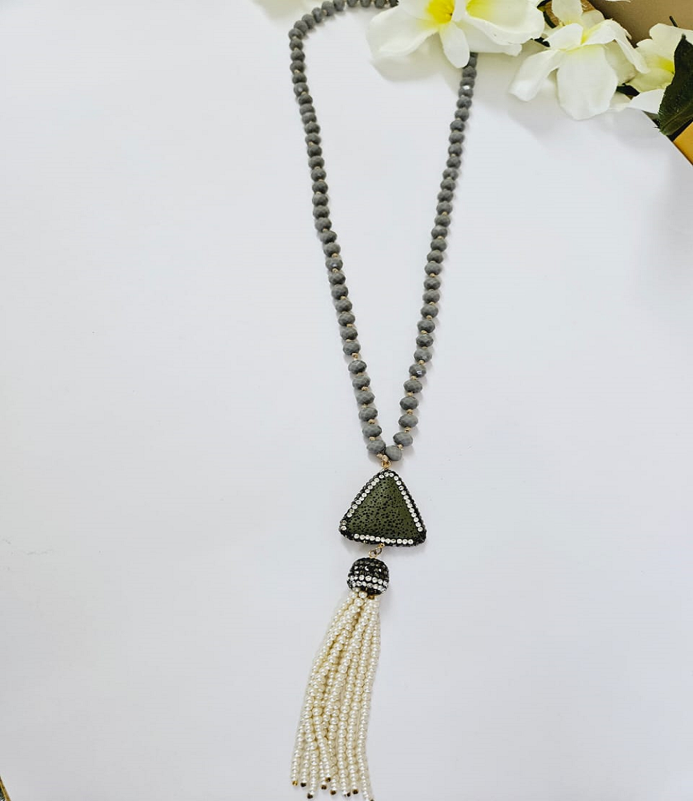 TRIANGLE TASSEL