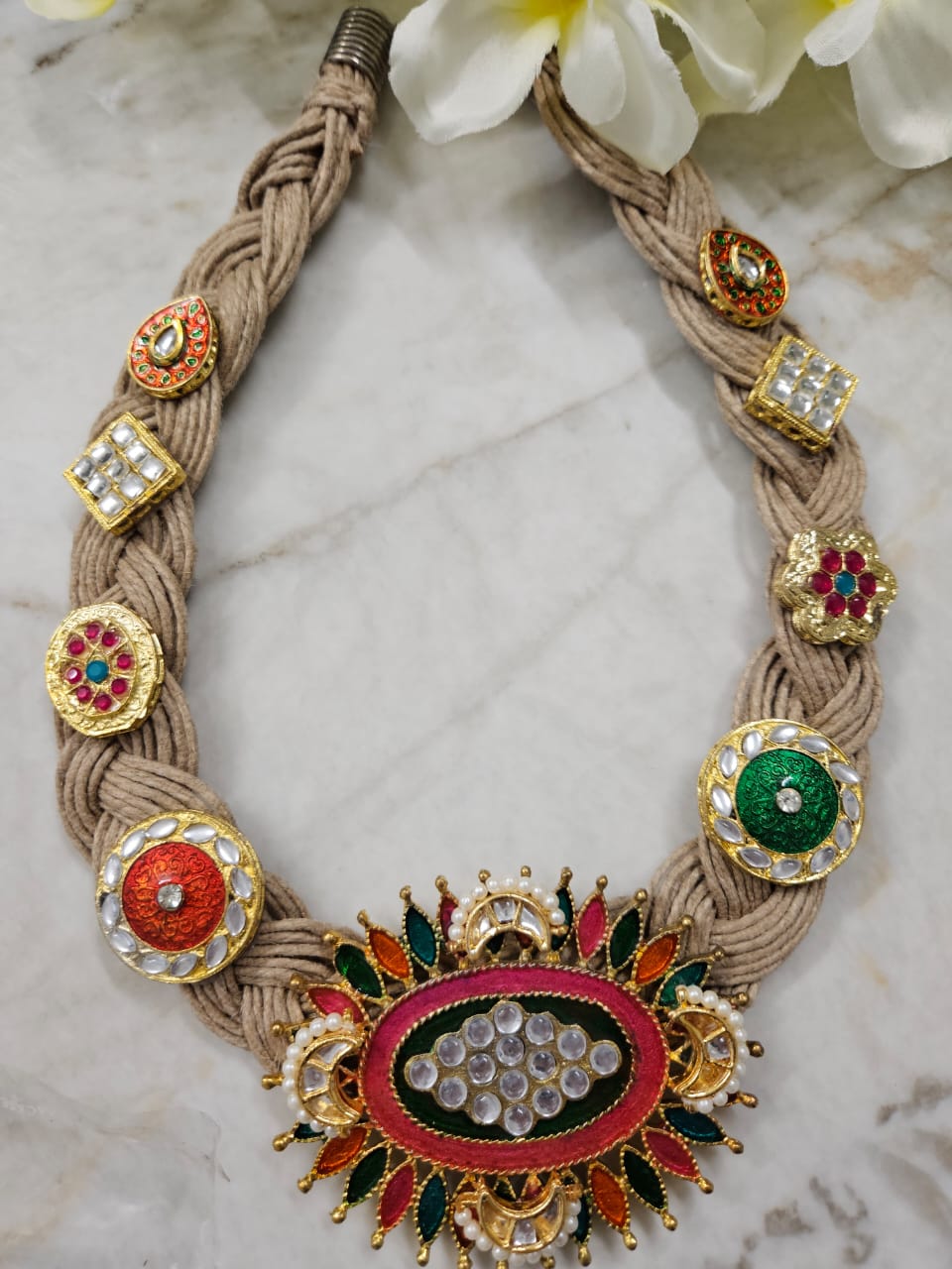 KNOTTY KUNDAN