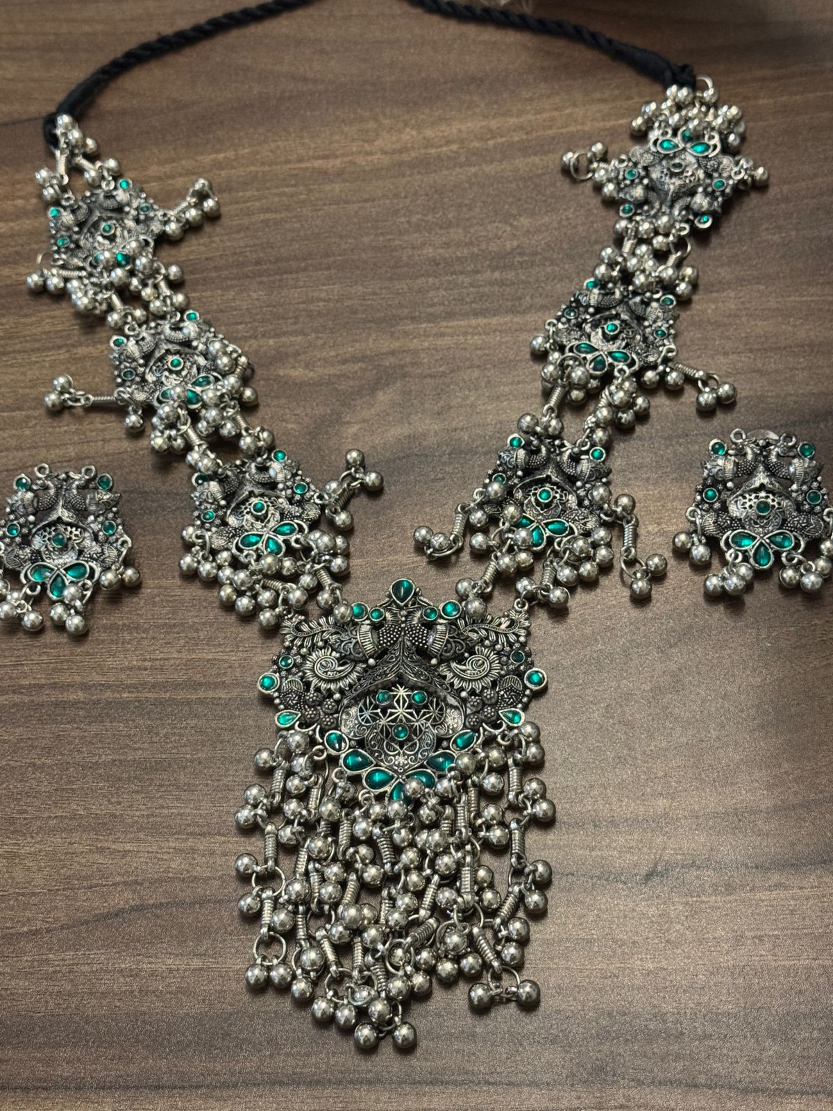 VAITARNI OXIDISED NECKLACE SET