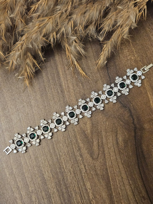 GREEN GARLAND