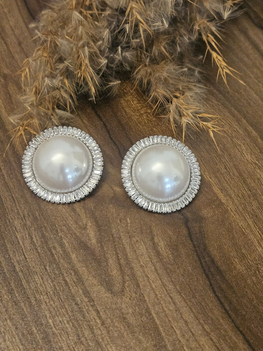 BIG PEARL & BAGUETTE STUD